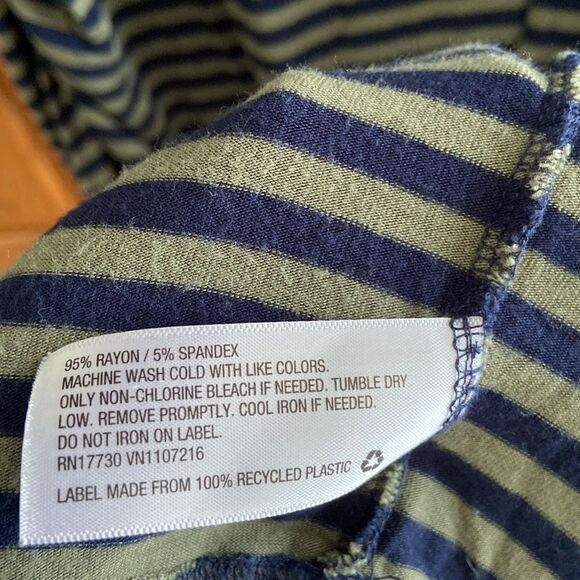 Liz Lange Maternity for Target Green Navy Striped Casual Neutral Dress - Picture 5 of 7